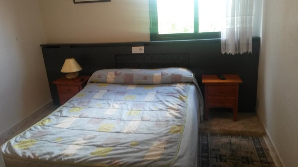 Small Double Room,187184406:JPEG